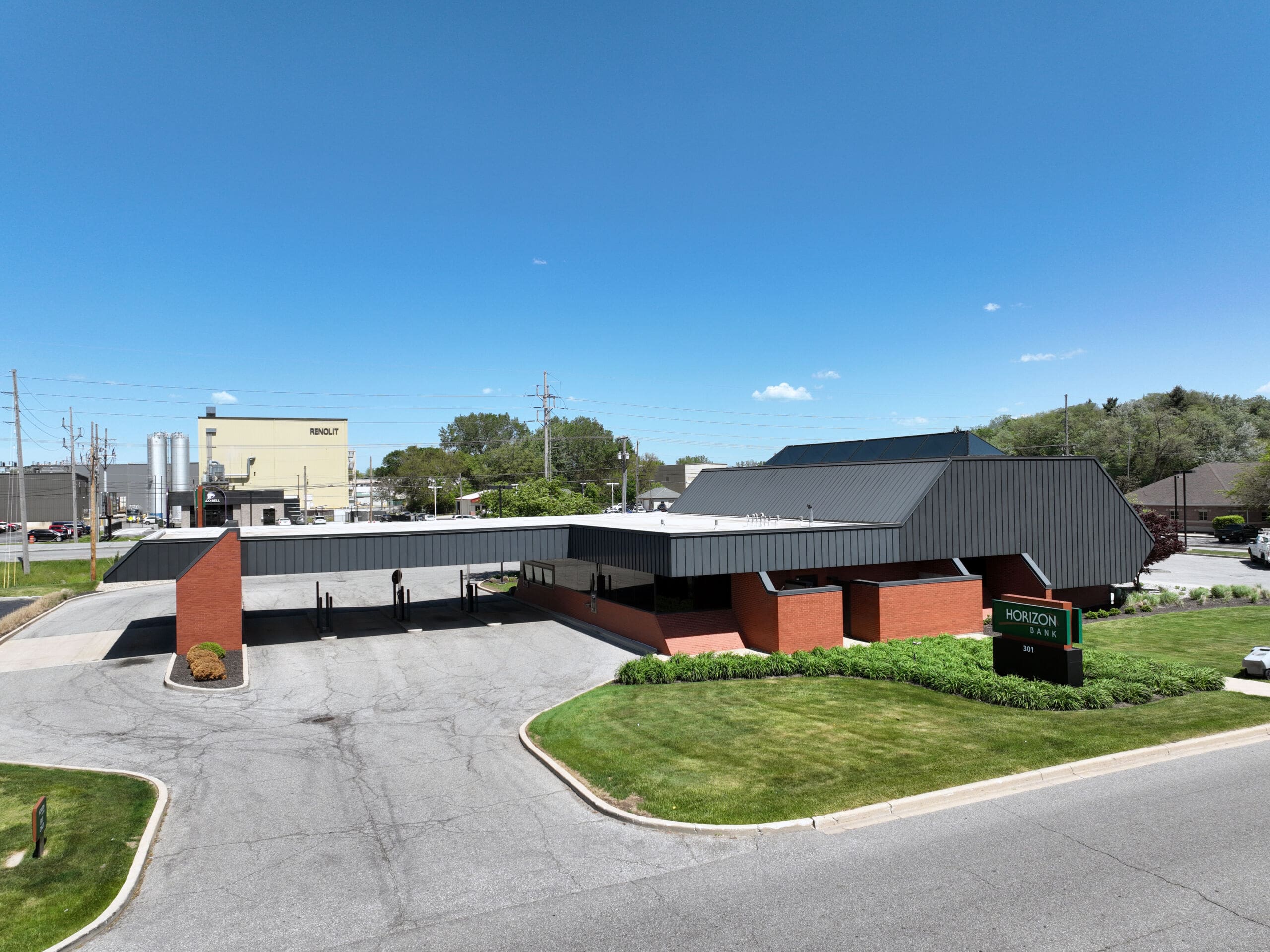 Horizon Bank branch designed by GMF Architecture & Development in La Porte Indiana.